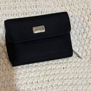 Mundi Elegant Black Wallet